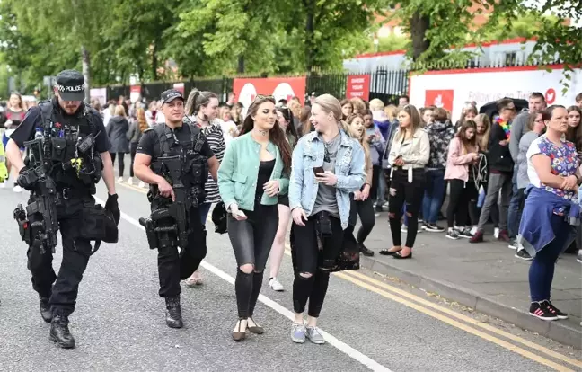 Manchester'da 50 Bin Kişilik Yardım Konseri