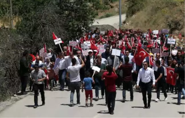 Bahçesaray'da PKK'nın 25 Yıl Önce Katlettiği 24 Kişi Anıldı