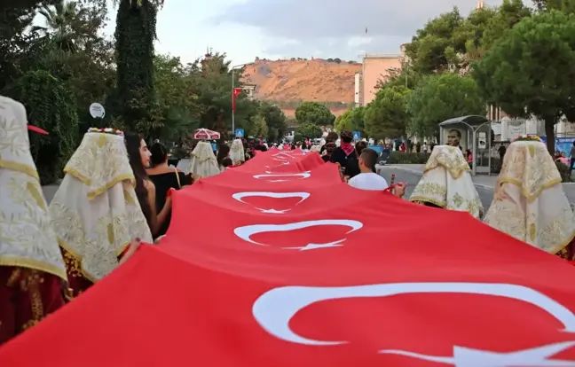 Kurtuluşta Zeybek Şöleni