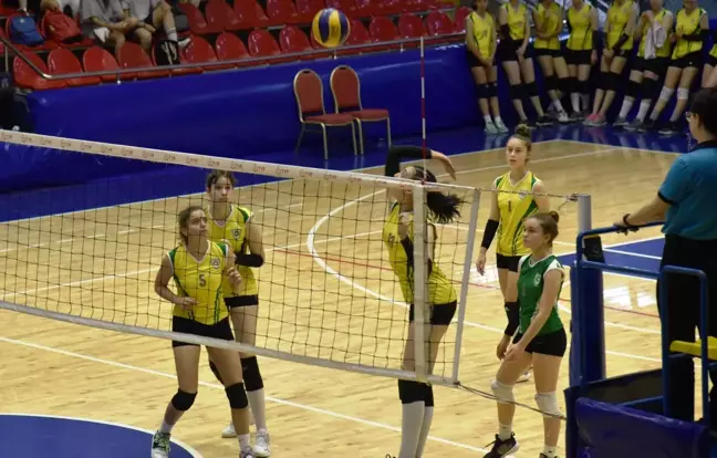 Yıldız kızlarımız, 4'te 4 yaptı