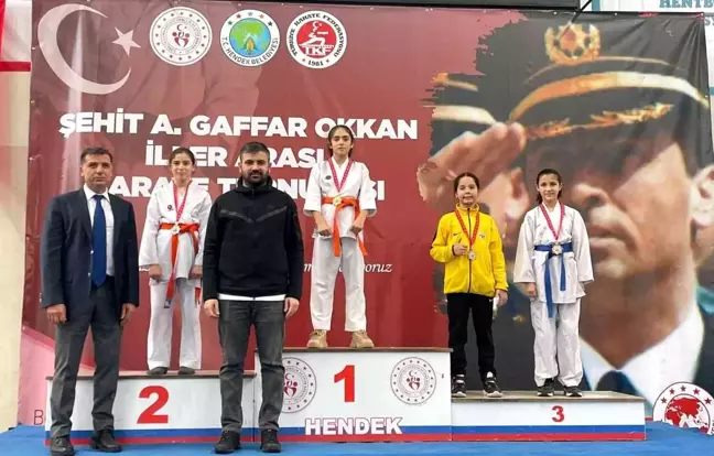 Kartepeli sporcular karate turnuvasından derece ile döndü