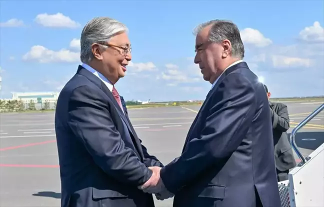 Kazakistan Cumhurbaşkanı Tacikistan'a minnettar olduğunu söyledi