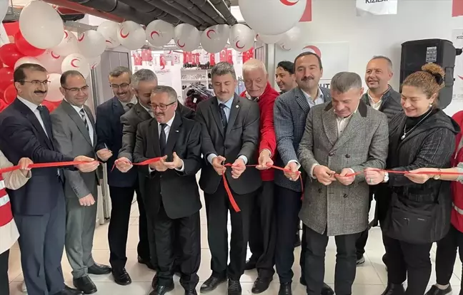 Türk Kızılay ve Artvin Çoruh Üniversitesi İşbirliğiyle Öğrencilere Butik Açıldı