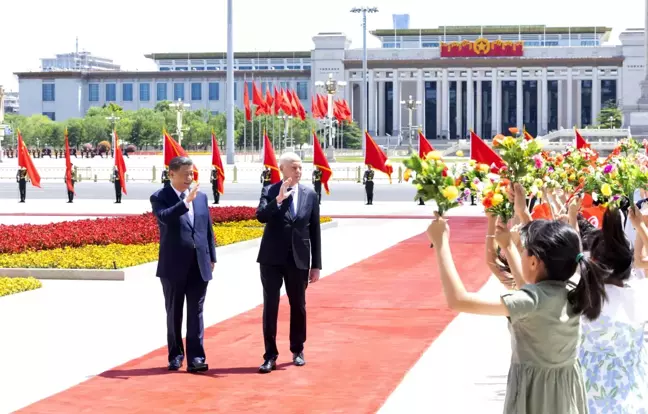 Çin Cumhurbaşkanı Xi Jinping, Tunus Cumhurbaşkanı Kays Said ile Buluştu