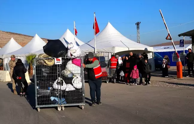 Suriye'ye Dönüş: Hatay Sınır Kapılarında Yoğun Geçişler