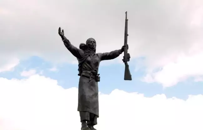 Tarihe Adını Kahramanlığıyla Yazdıran Nene Hatun'un Heykeli Tartışmaya Neden Oldu