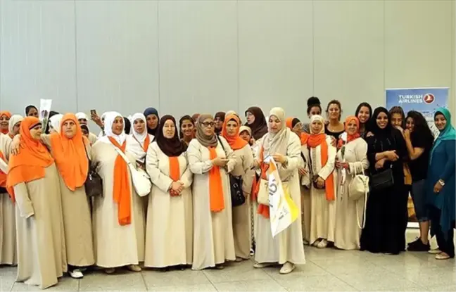 Avrupa'dan İlk Hac Kafilesi Yola Çıktı
