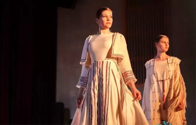 Rusya'da düzenlenen defilede Lefke bezi dünyaya tanıtıldı