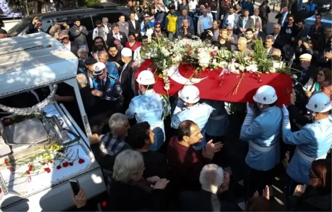 Yıldız Kenter son yolculuğuna uğurlandı