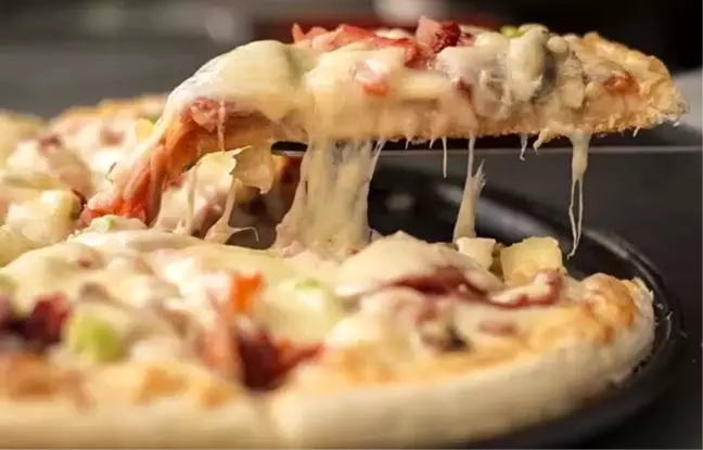 ABD'li pizza şirketi 10 bin işçi alacağını açıkladı
