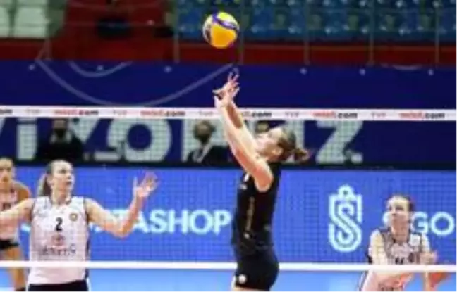 Lider VakıfBank'tan 22. galibiyet