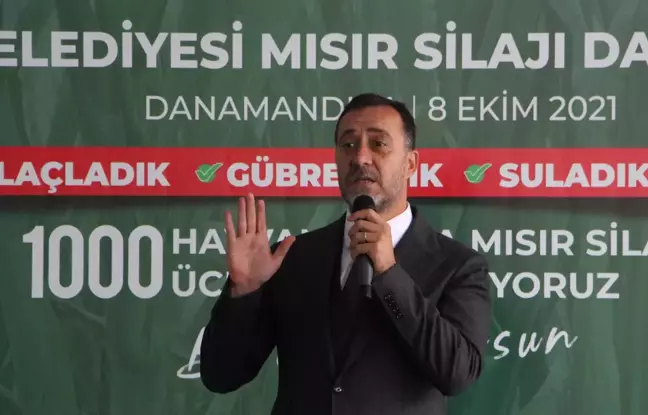 Silivri Belediyesi besicilere ücretsiz mısır silajı dağıttı