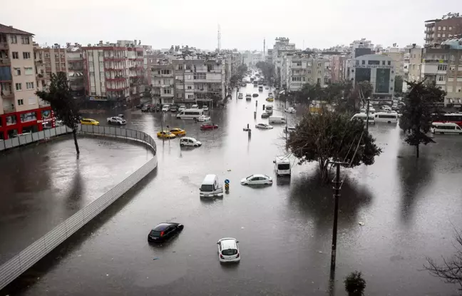 53 yılın en sıcak 8 ayında, 900 ekstrem doğa olayı yaşandı