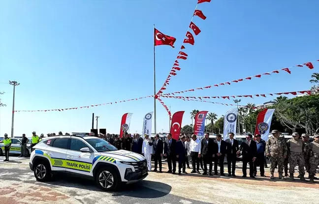 Mersin'de Jandarma ve Emniyet Teşkilatına 238 Araç Teslim Edildi