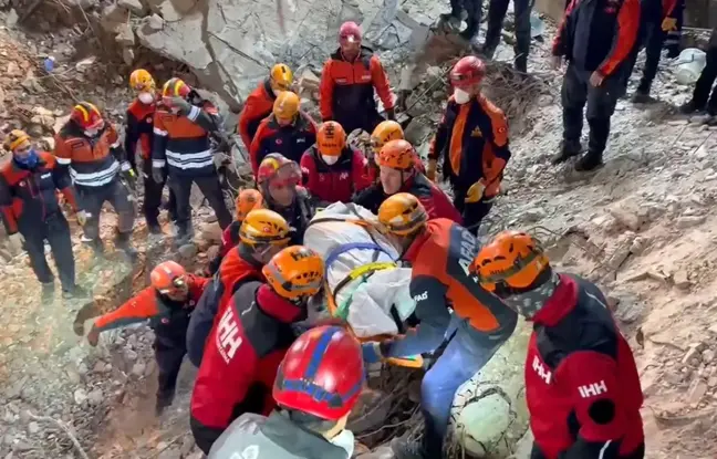 Güngören'deki Çöken Binada Göçük Altında Kalan Zekeriya Yılmaz Hayatını Kaybetti