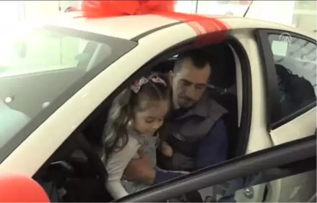 Otokoç Otomotiv'den 90. Yılında Çalışanına Otomobil Hediyesi