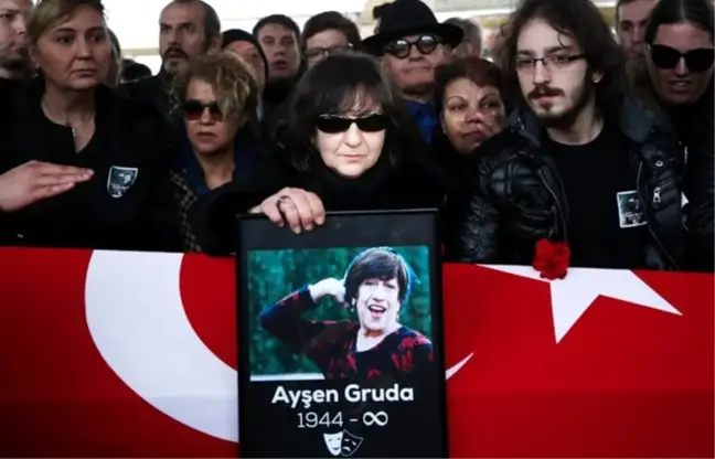 Ayşen Gruda son yolculuğuna uğurlanıyor