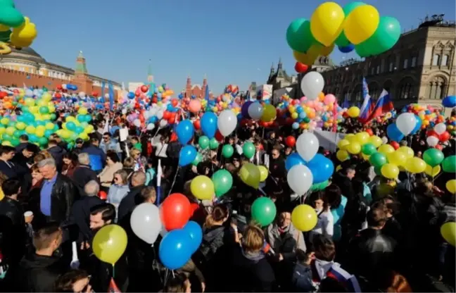 Kızıl Meydan'da 1 Mayıs yürüyüşü
