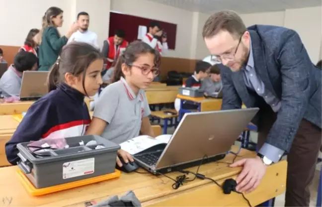 Kuveyt Türk'ten meraklı kaşiflere kodlama ve robotik eğitimi