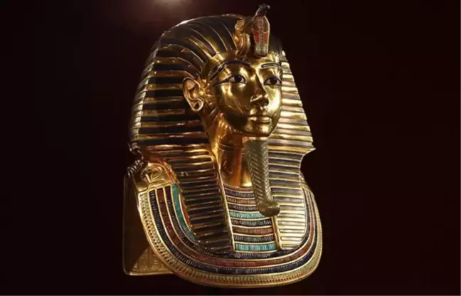 Mısır İngiltere'den firavun Tutankhamun'un altın heykel başını istiyor
