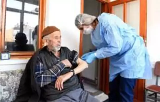 Muratpaşa'dan 432 vatandaşa evde bakım yardımı