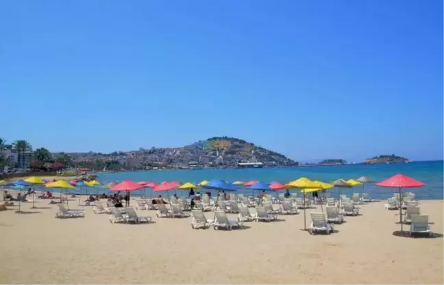 Kuşadası 'mavi bayraklı' plajlar, misafirlerini bekliyor