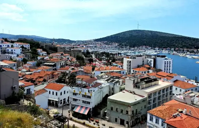 Çeşme'deki otelciler depremzedelerin istihdamı için harekete geçti