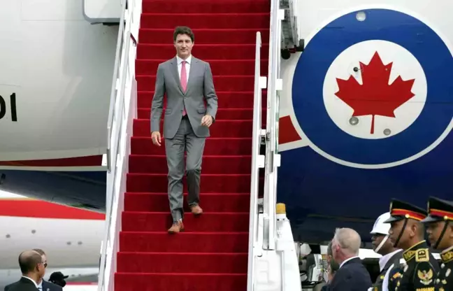 Kanada Başbakanı Trudeau'nun Jamaika seyahatinde uçağı arızalandı