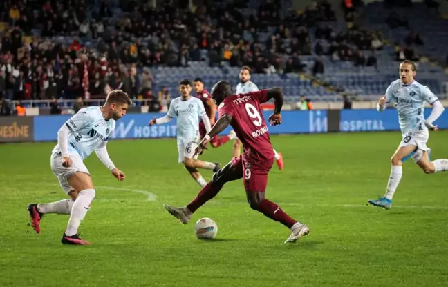 Atakaş Hatayspor, Adana Demirspor'u 1-0 Önde Tamamladı