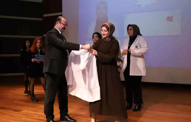 Atatürk Üniversitesi'nde Beyaz Önlük Giyme Töreni Yapıldı