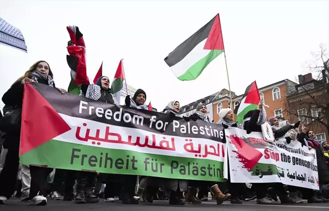 Berlin'de Filistin için Protesto Gösterisi Düzenlendi