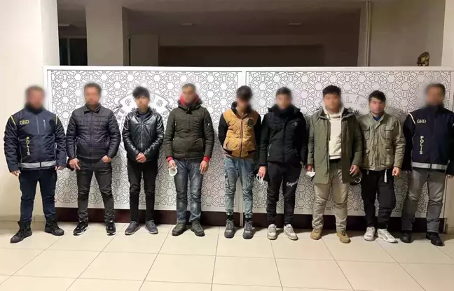 Bayburt'ta Kaçak Göçmen Operasyonu: 7 Göçmen ve 3 Organizatör Yakalandı