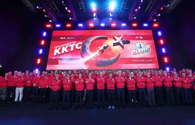 CUMHURBAŞKANI ERDOĞAN, TEKNOFEST KKTC'DE BİRİNCİLERE ÖDÜLLERİNİ VERDİ