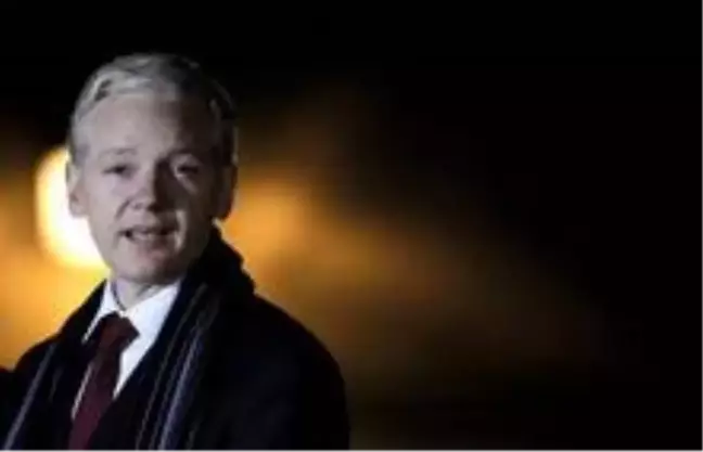 WikiLeaks'in kurucusu Julian Assange hakim karşısında