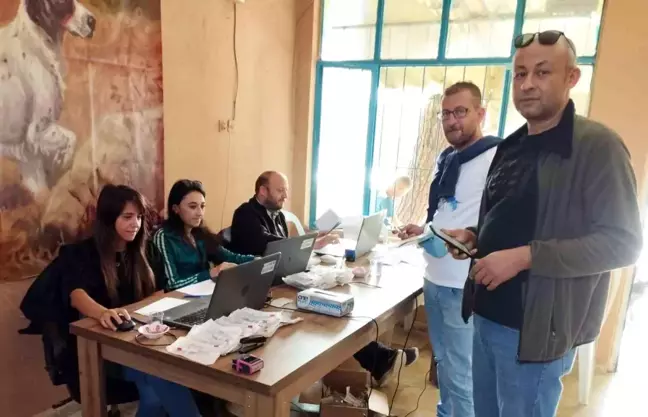 Mustafakemalpaşa'da av köpeklerine mikroçip takıldı