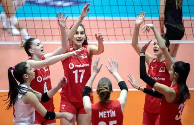 16 Yaş Altı Kız Voleybol Milli Takımı Avrupa Şampiyonası Finalleri'nde