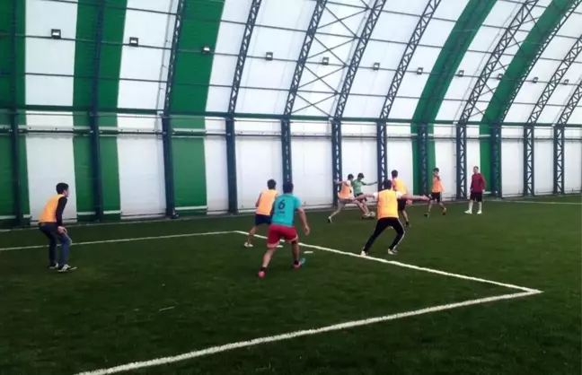 Şehitler Anısına Düzenlenen Futbol Turnuvası Başladı