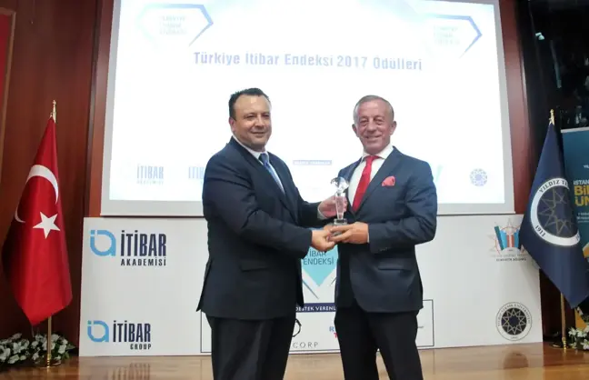Ağaoğlu, 7. Kez Türkiye'nin En İtibarlı İnşaat Firması Seçildi