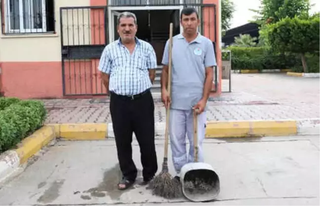 Temizlik Yaparken Bulduğu Altınları Sahibine Teslim Etti