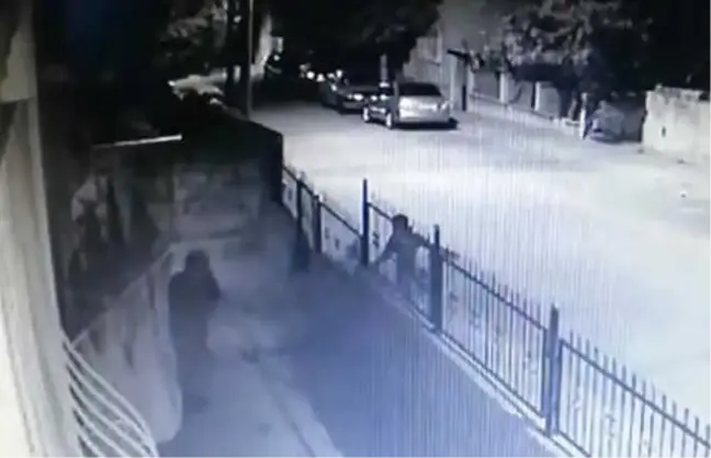Balkondan Çamaşır Hırsızlığı Kamerada