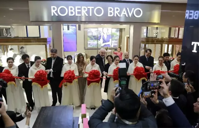 Çin'deki tek Türk mücevher mağazası; Roberto Bravo