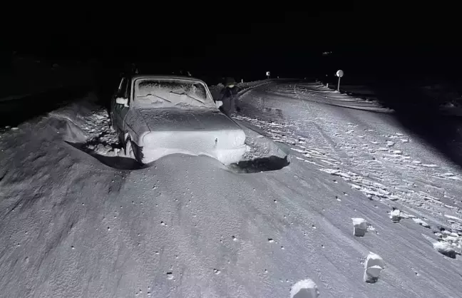 Karda mahsur kalan biri çocuk 4 kişiye İhlas Haber Ajansı ulaştı