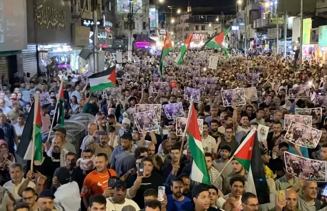 Ürdün'de İsrail'in Gazze Şeridi'ndeki saldırılarını protesto eden gösteri düzenlendi