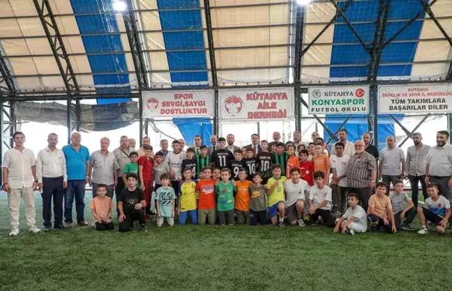 Kütahya'da Anadolu Halı Sahası Yenilendi