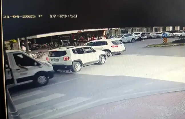 Antalya'da Otomobil ve Motosiklet Çarpıştı: Bir Yaralı