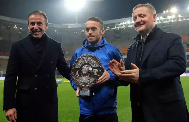 Mahmut ve Visca'ya Plaket Verildi
