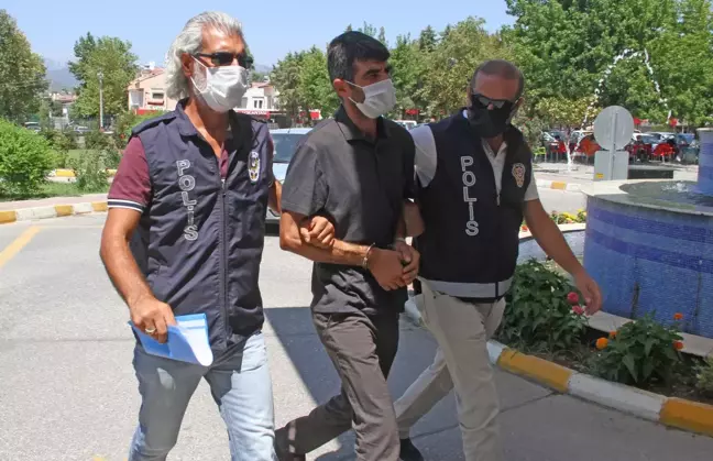 Fethiye'de bir kişiyi bıçakla öldürdüğü iddiasıyla gözaltına alınan zanlı tutuklandı