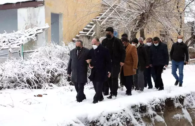 Vali Günaydın Talas ilçesindeki okul inşaatı inceledi