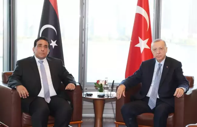 Cumhurbaşkanı Erdoğan, Libya Başkanlık Konseyi Başkanı Yunus el-Menfi ile görüştü