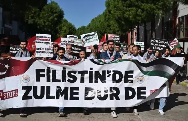 İKÇÜ Öğrencileri Filistin'e Destek Açıklaması Yaptı